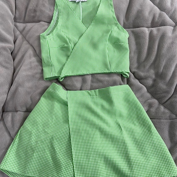 Green and white checkered set from Purr Melrose!! - Picture 3 of 4